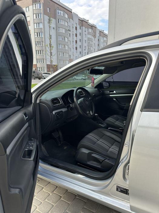 Volkswagen Golf  2013 рік   1.6 TDI Коробка Автомат. Обмін також цікавить.