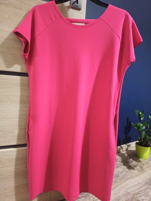 Różowa sukienka r M