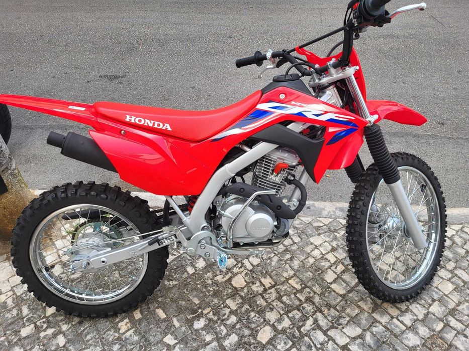 Honda CRF 125 2024 - Rigorosamente Nova, Nunca usada, com Arranque Elétrico