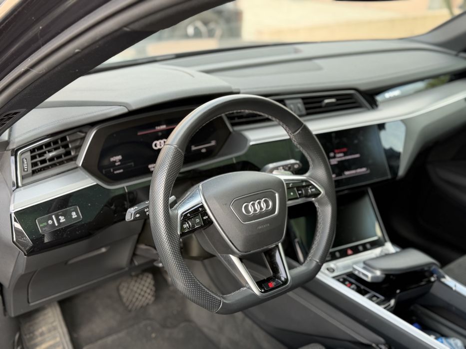 Audi E-tron 55 S-Line