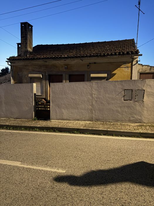 Moradia para recuperar com 650m2 de terreno