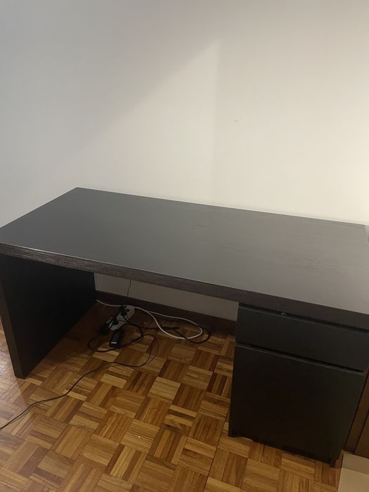 Secretaria Malm preta