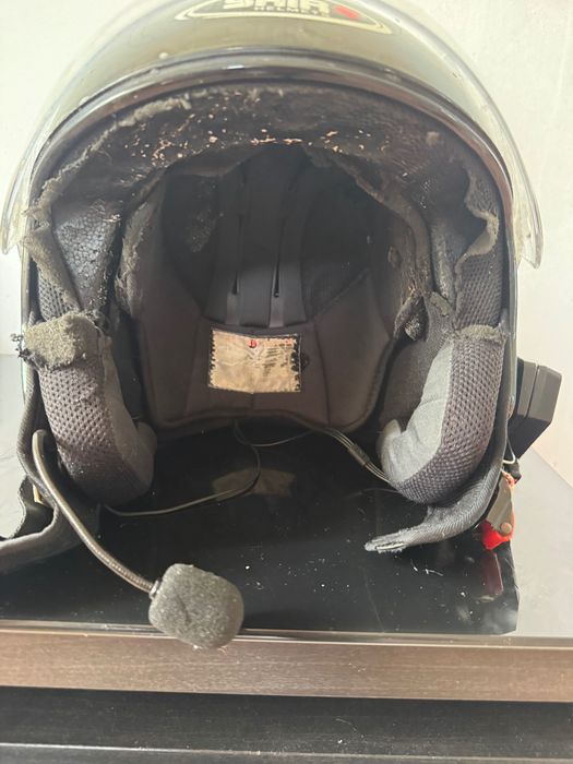 Capacete de mota com auricular Bluetooth