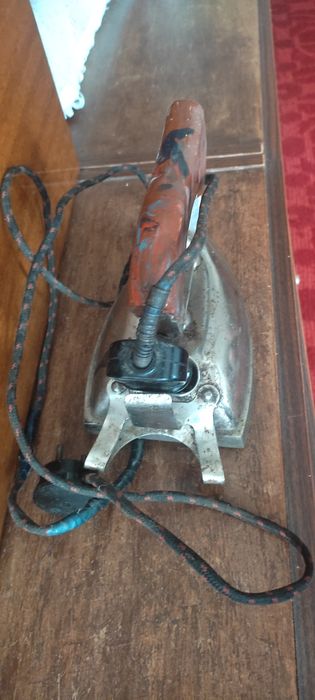 Утюг в рабочем состоянии