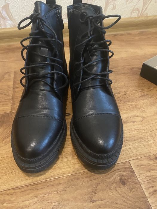 Зимові черевики 39 розмір