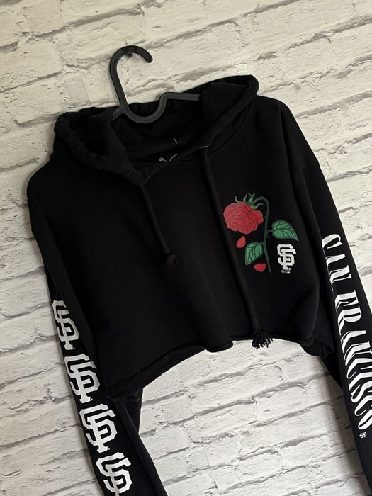 Czarna krótsza bluza 47brand roz L