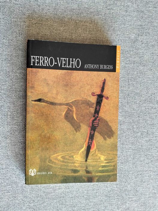 Livro "Ferro-velho" de Anthony Burgess