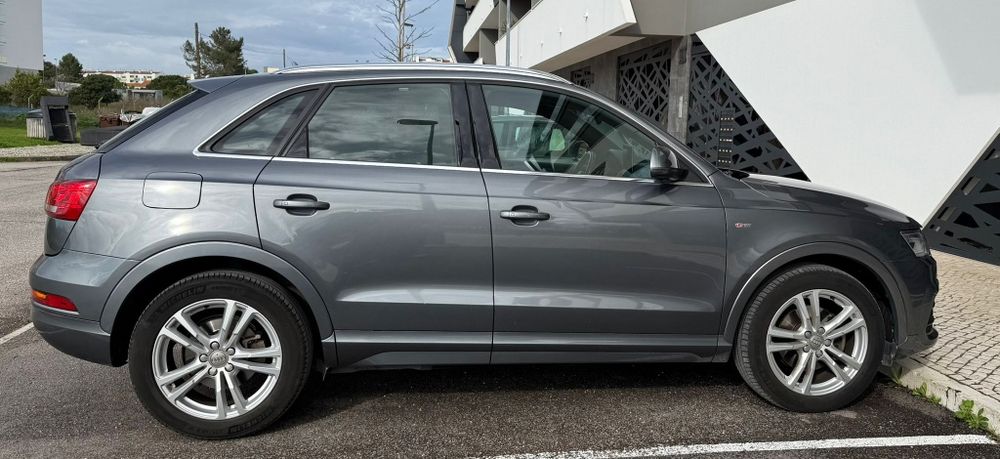 Audi Q3  2.0 TDI quattro S-line