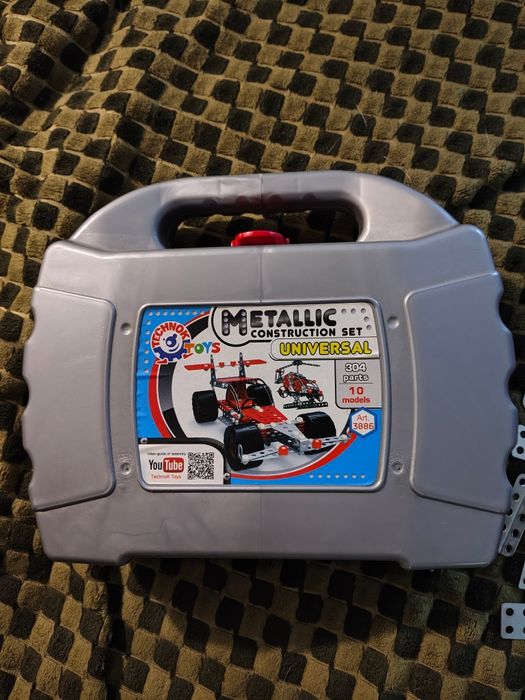 Продам металевий конструктор, декілька наборів