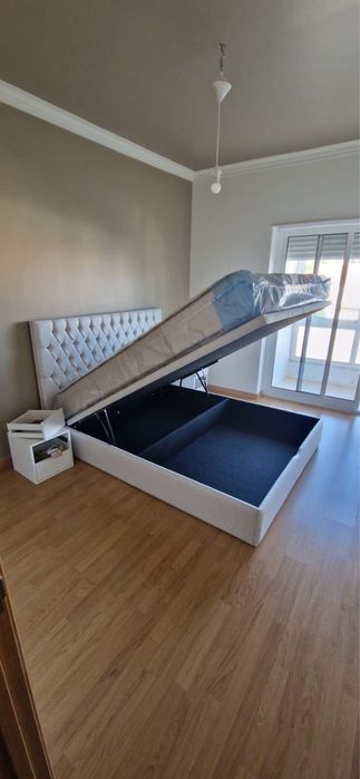 Cama casal e colchão