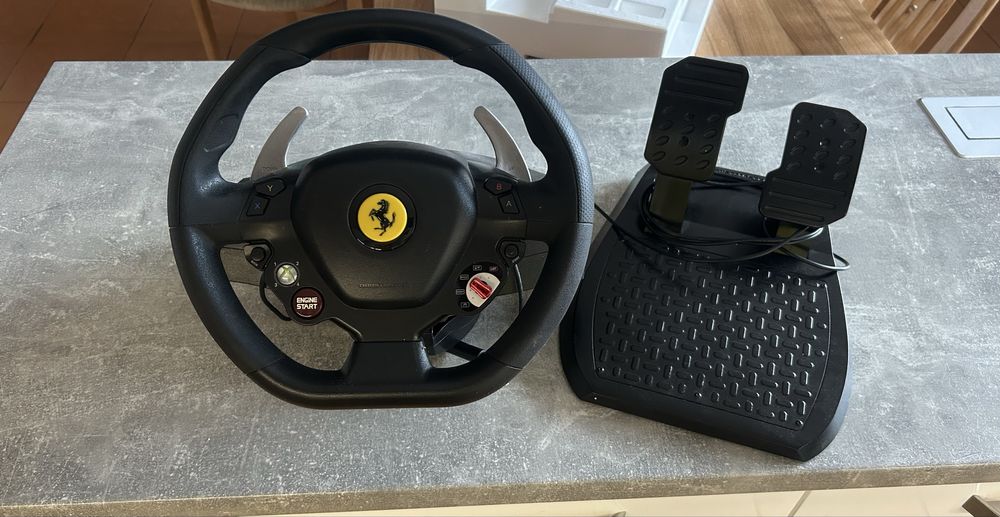 Kierownica Thrustmaster 458 Ferrari / Stan idealny / Xbox 360 i PC