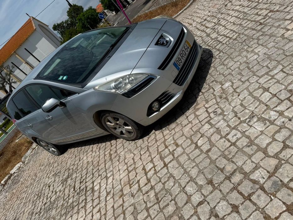 Peugeot 5008 ano 2013