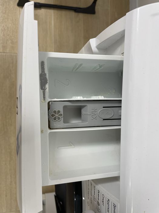 Пральна машина Electrolux PERFECTCARE600 EW6S426BUI