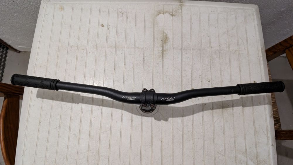 Guiador e avanço da Berg para bicicleta BTT