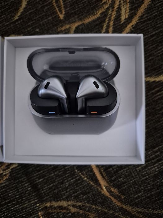Продам нові навушники Samsung Galaxy Buds3