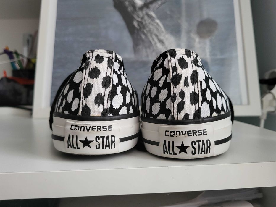Nowe Converse all star czarno-białe animal pattern print z niebieskim