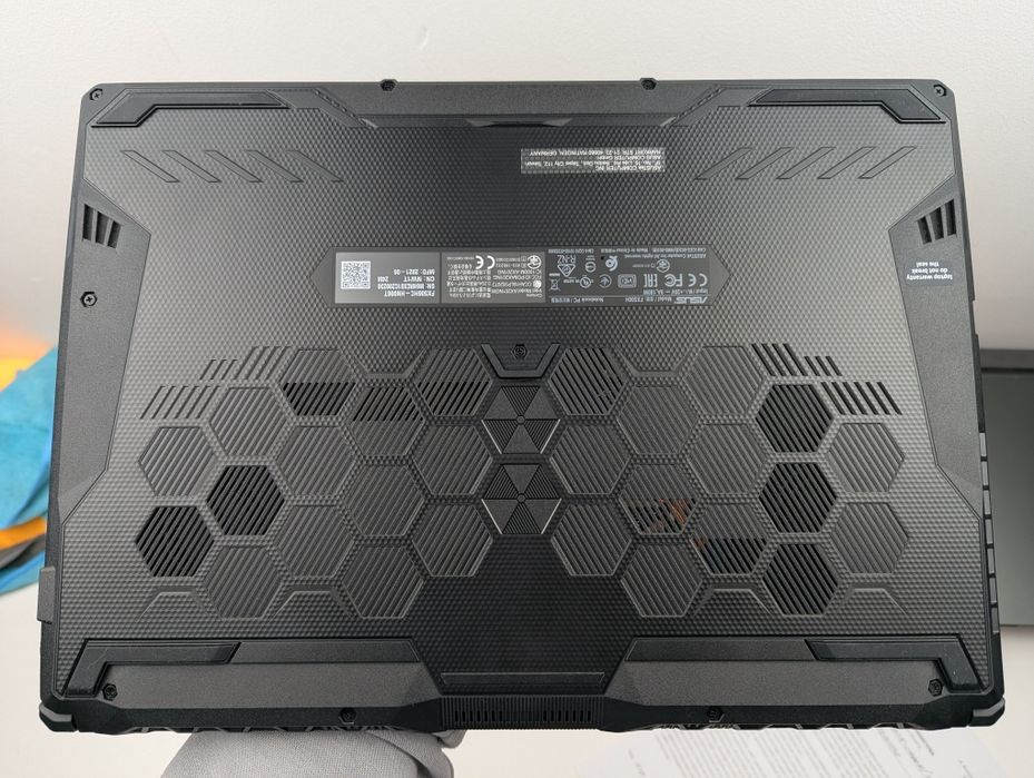 LAPTOP GAMINGOWY Asus TUF F15 RTX 3050 Intel i5-11400H 144 hz