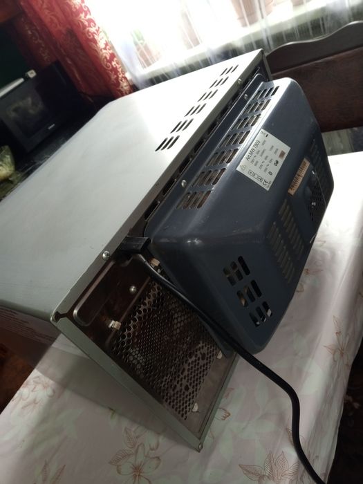 Мікрохвильова піч 2 в1