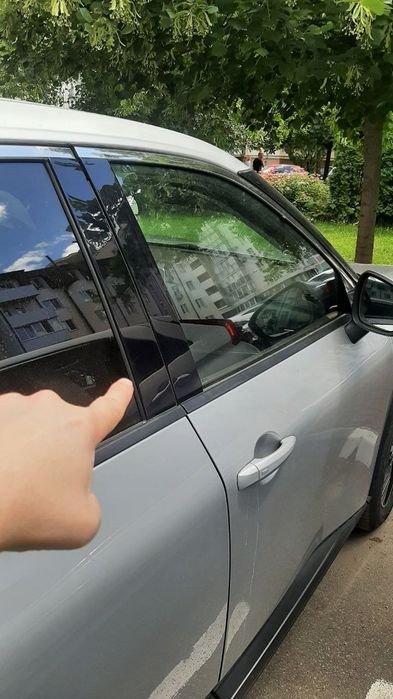Nissan Rogue T33 накладка на двері праві передні