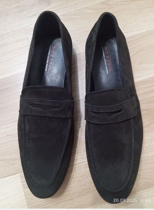 Чоловічі чорні лофери / туфлі 44 розмір 
Продам стильні чоловічі лофер
