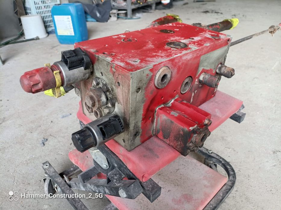Rozdzielacz hydrauliczny naczepa ruchoma podłoga cargo floor