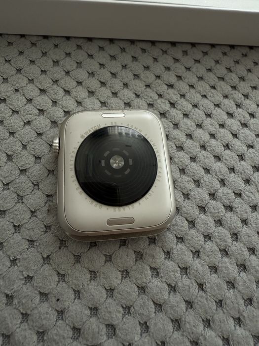 Apple watch SE (2nd Gen) 44mm Star Alu GPS