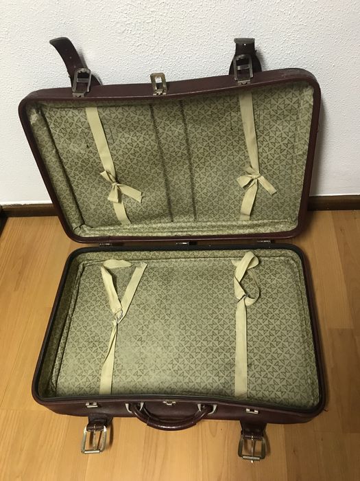 Mala de Fole comprada em 1976. Ideal para exposição de artgos, decoração, etc