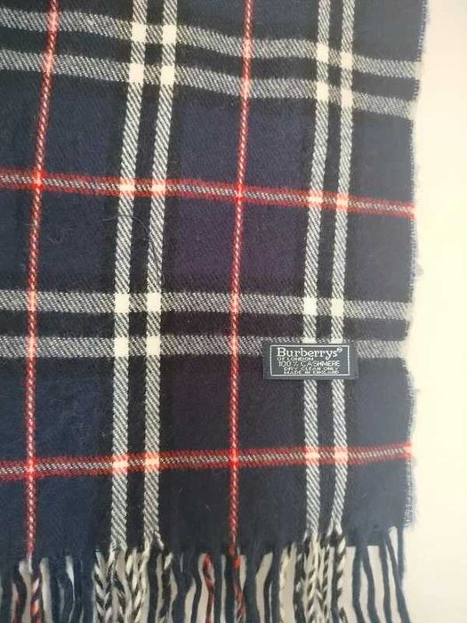 Szalik Burberry – intensywny granatowy, stan nowy bez metki