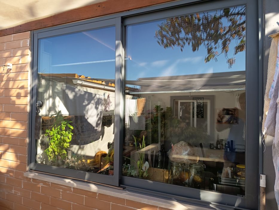 Janelas correr vidro duplo para contentor ou casa