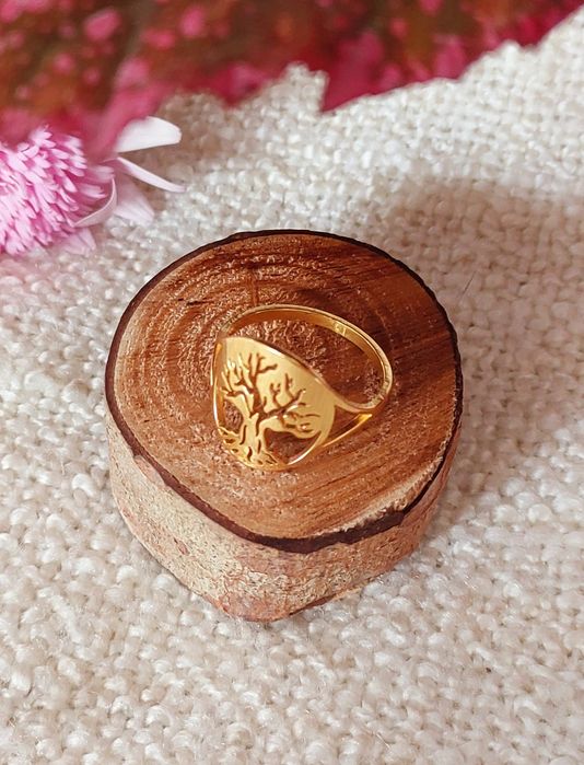 Anel aço inoxidável dourado com árvore da Vida