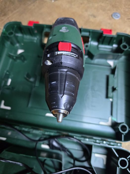 Wkrętarka Bosch z ładowarką I baterią