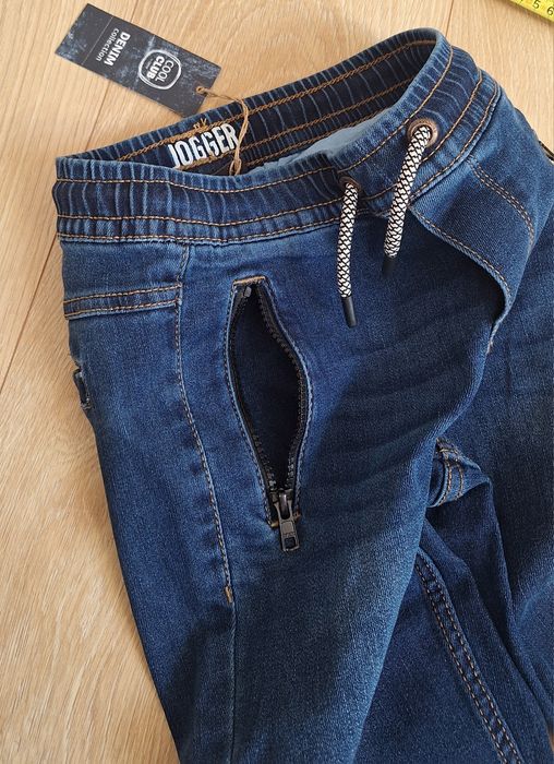 R 128 elegancki komplet Cool Club jeansy joggery  polo