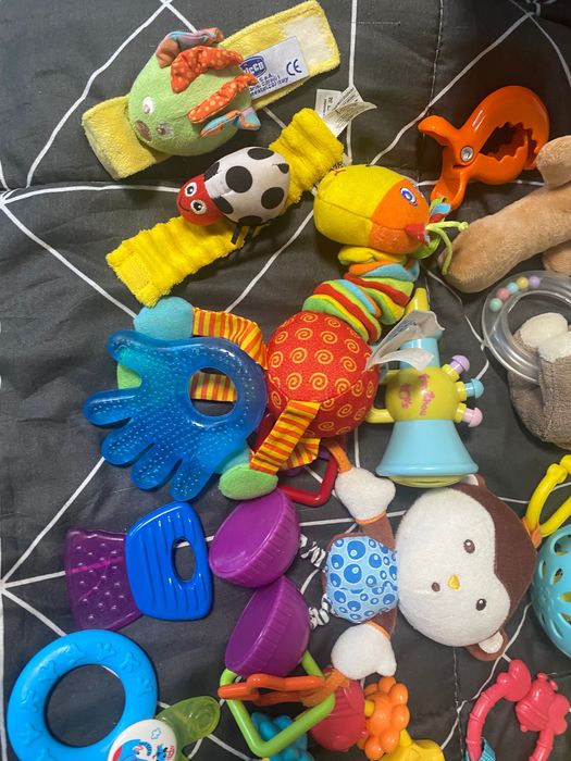 Іграшки fisher price Lamaze ELC брязкальця, гризунці, трещалки книжечк
