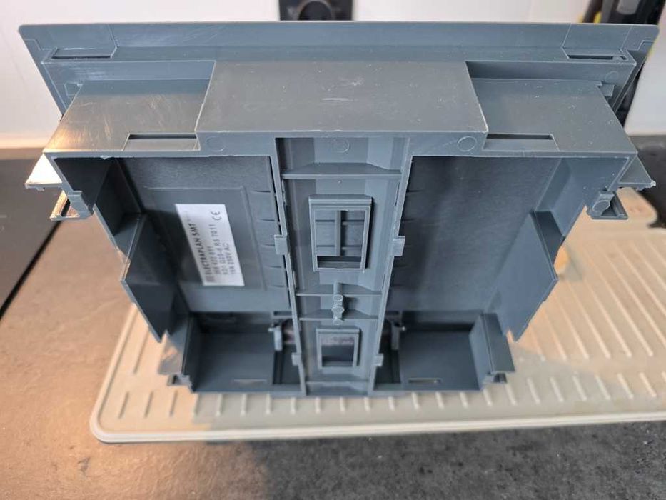 Podłogowy punkt zasilania kaseta Electraplan SMT serii KD1.