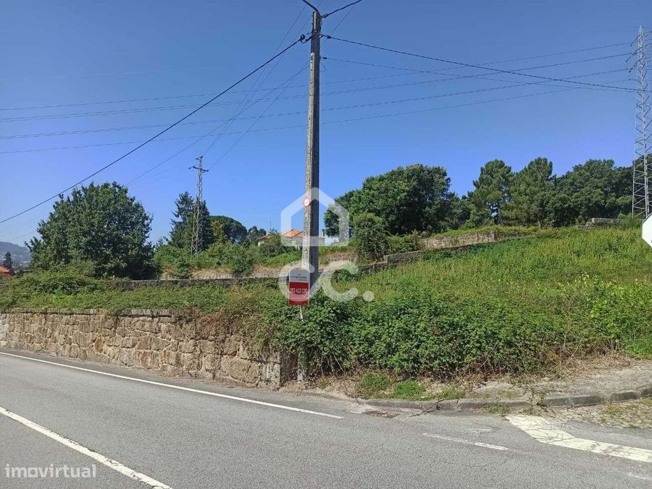 Construction Land in Moreira de Cónegos - Guimarães