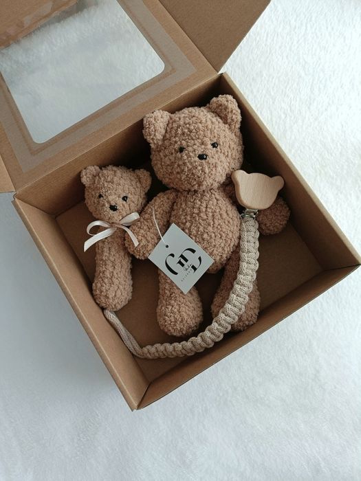 Zestaw miś, grzechotka, zawieszka do smoczka szydełko