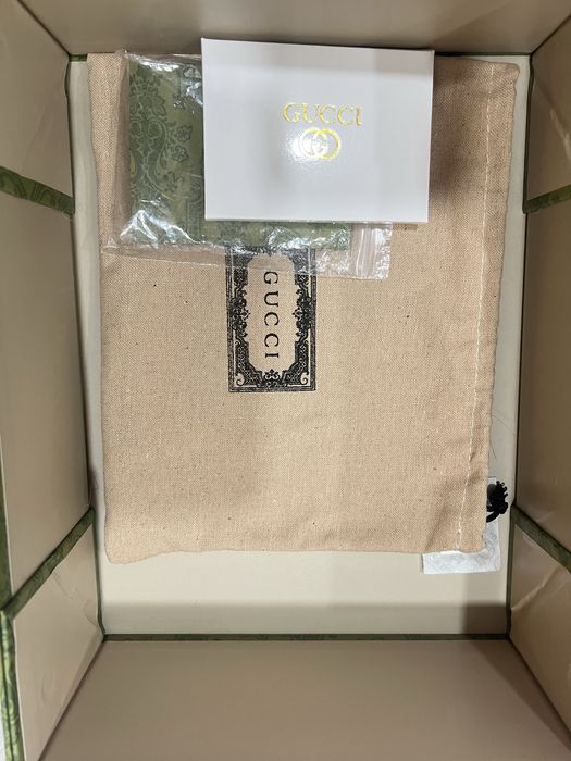 Mala gucci com caixa