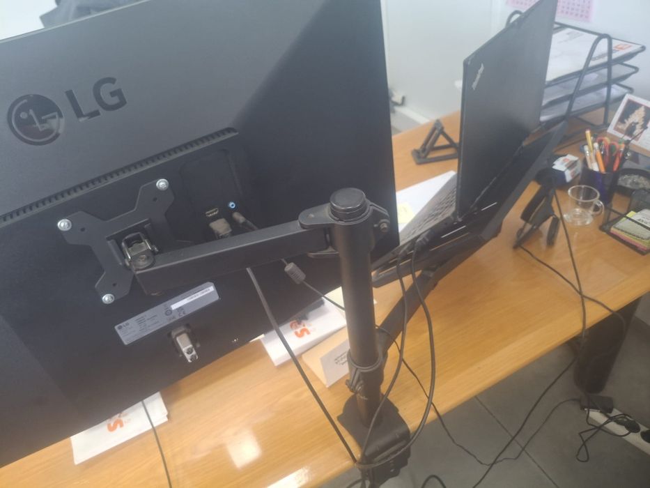 Monitor LG 32" e suporte