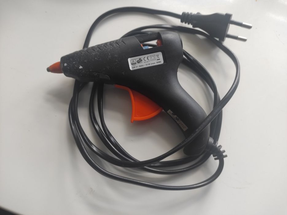 Клеевой пистолет