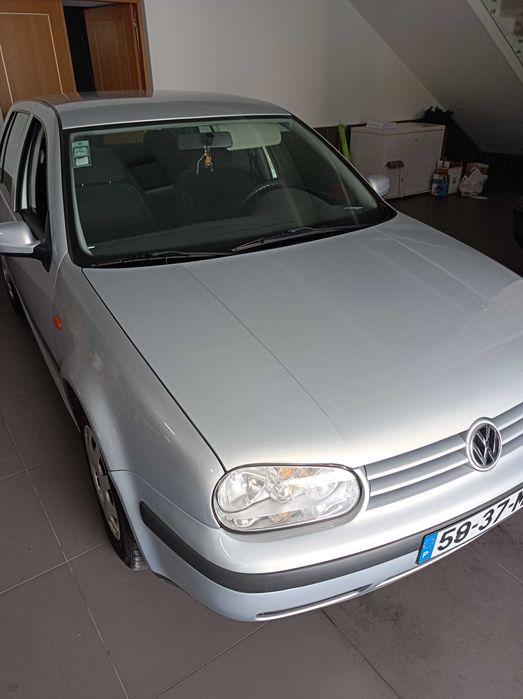 Viatura usada, apesar da idade com poucos Km conforme fotos.