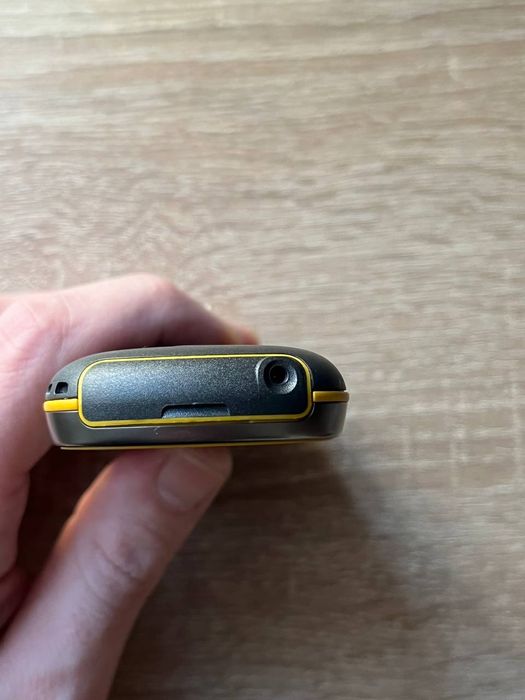 Мобильный телефон Nokia 3720c-2.