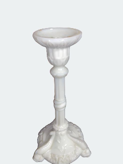 Castiçal em vidro coalho antigo 

Excelente estado

Medidas
23cm altur