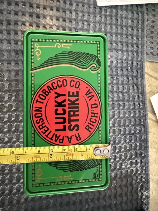 Caixa de Tabaco Lucky  Strike