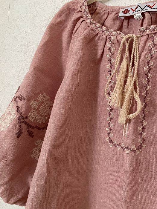 Льляна рожева вишиванка для дівчинки