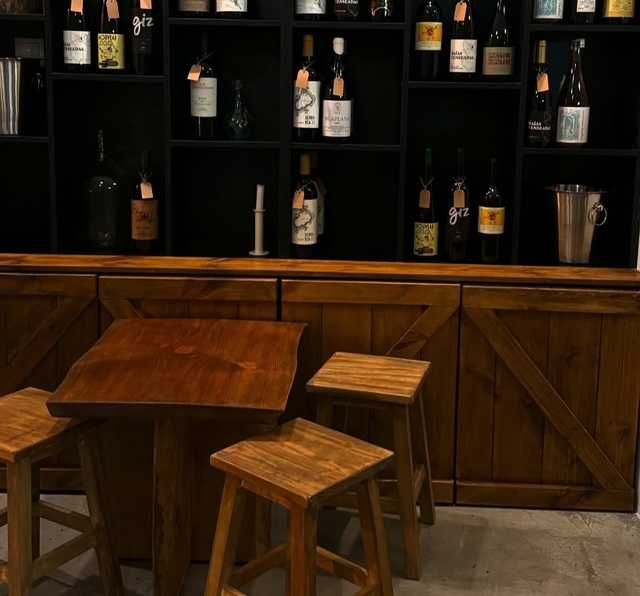 Mesa baixas em madeira maciça