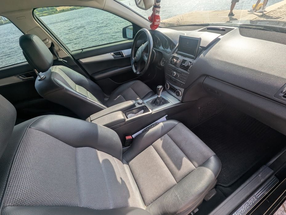 Mercedes C220 Avantgarde - Manual