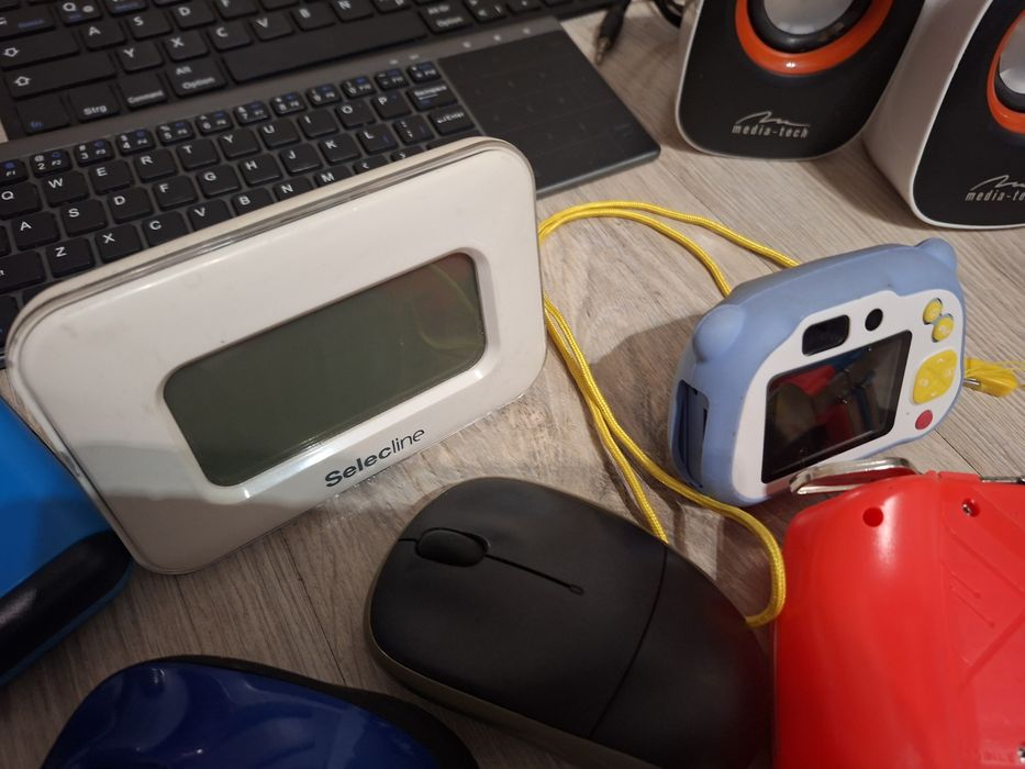 Zestaw różnej elektroniki