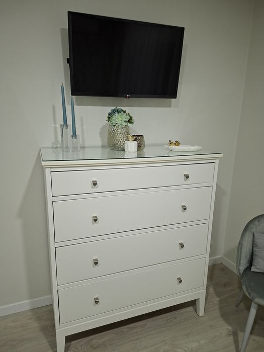 Cómoda Idanäs c/ 4 gavetas branco 104x118 cm