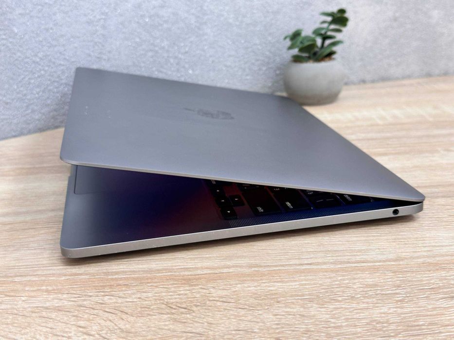 Apple MacBook Pro M1 2020/13.3"(2560X1600) 2338 Spece Gray/8Gb Ram/512Гб SSD/БЕЗ БЛОКУВАНЬ/ІДЕАЛ/Гарантія 3міс! /Макбук Про М1 Львів /Повний/Комплект!