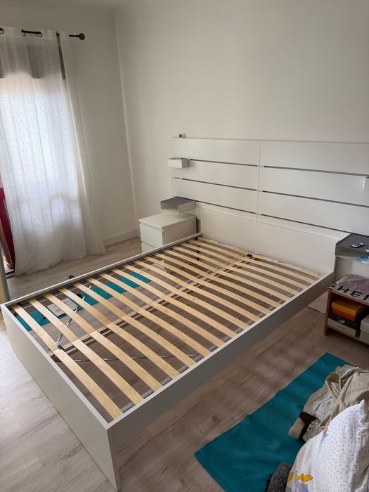 Cama IKEA Modelo BRIMNES com gavetas e estrado 140x200cm